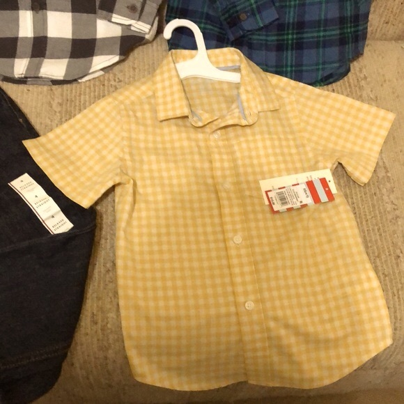 Boys 4 Piece Bundle - Size 4/5 New and Like New - Picture 5 of 10